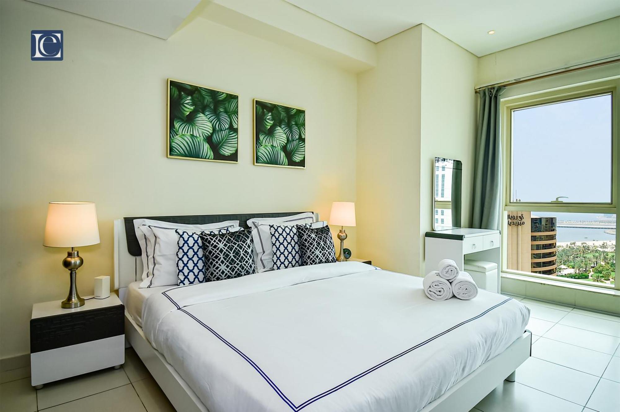 Luxury Escapes - Furnished Studio With Balcony In Royal Oceanic Dubai Exteriör bild