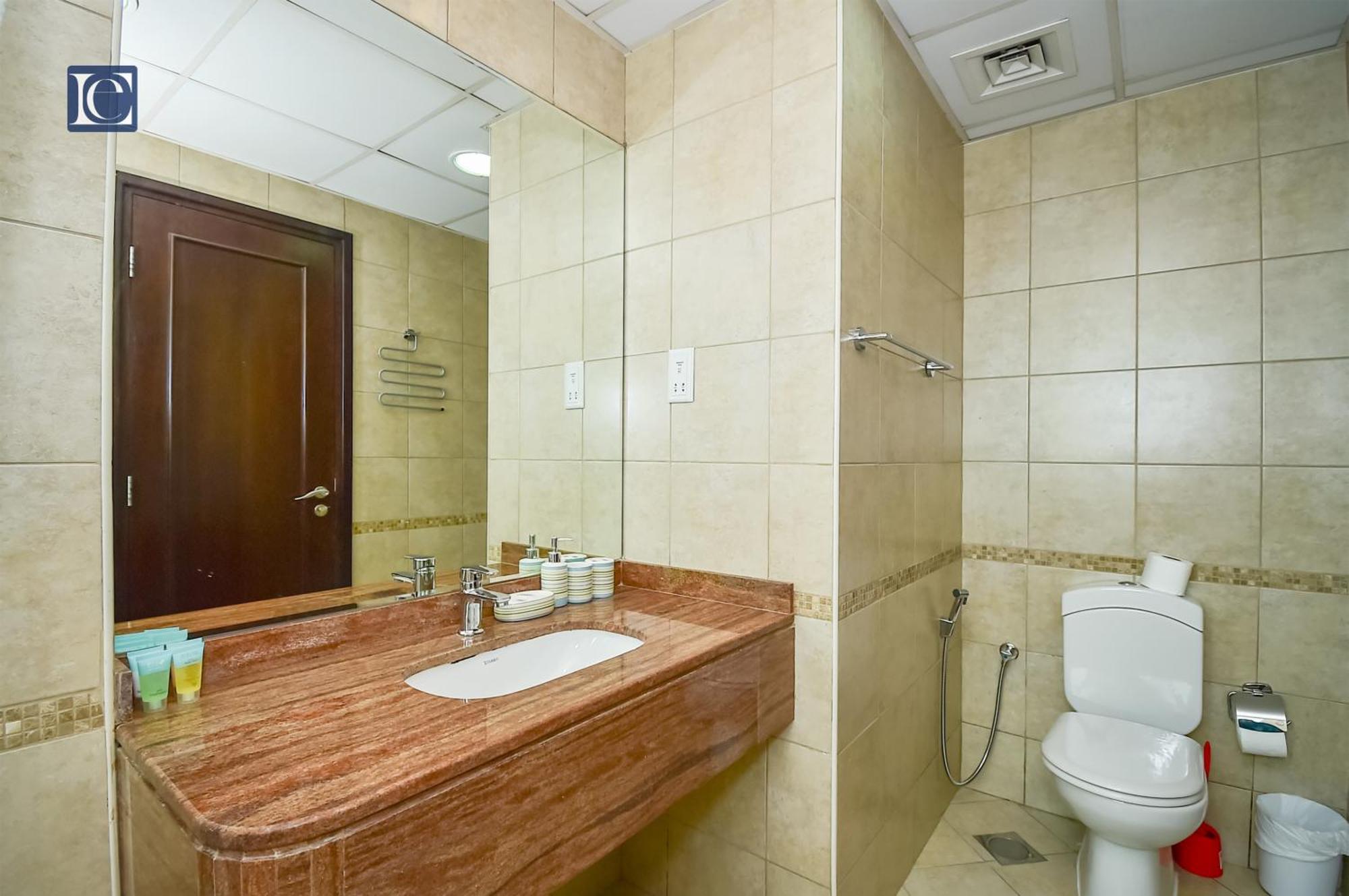 Luxury Escapes - Furnished Studio With Balcony In Royal Oceanic Dubai Exteriör bild